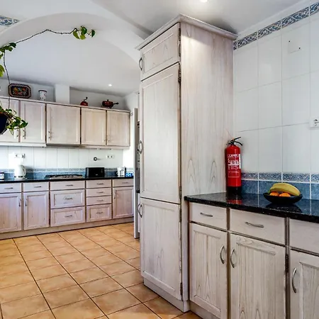 Coolhouses Algarve Luz, 3 Bed Townhouse, & Superb View, Casa Salute * Luz