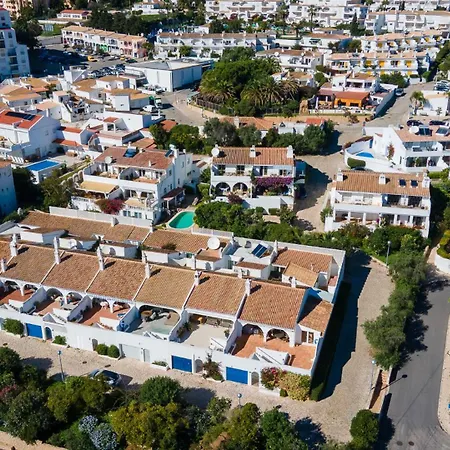 Дом отдыха Coolhouses Algarve Luz, 3 Bed Townhouse, & Superb View, Casa Salute Praia Da Luz