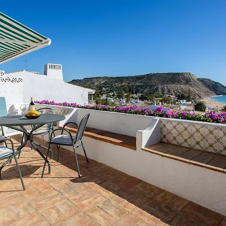Дом отдыха Coolhouses Algarve Luz, 3 Bed Townhouse, & Superb View, Casa Salute