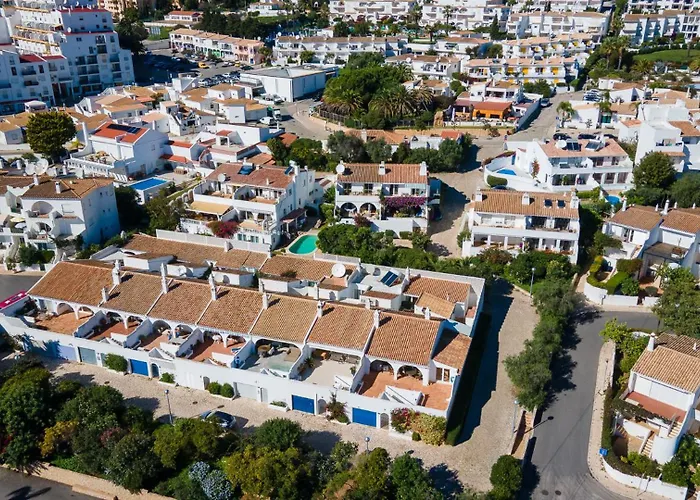 Casa vacanze Coolhouses Algarve Luz, 3 Bed Townhouse, & Superb View, Casa Salute Luz