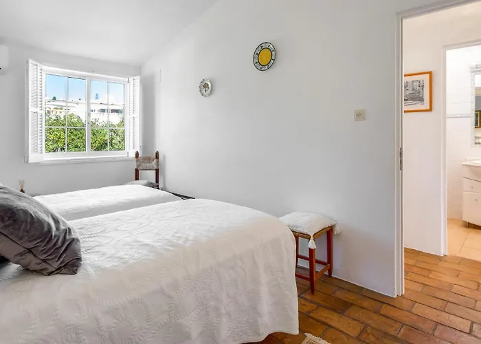 Coolhouses Algarve Luz, 3 Bed Townhouse, & Superb View, Casa Salute *