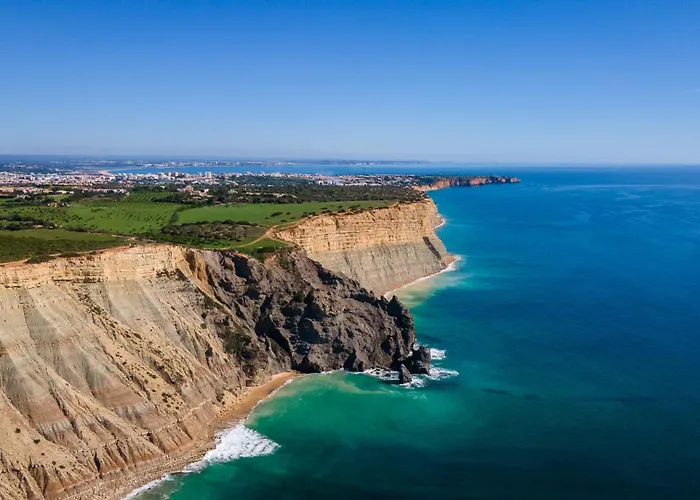 Casa vacanze Coolhouses Algarve Luz, 3 Bed Townhouse, & Superb View, Casa Salute *