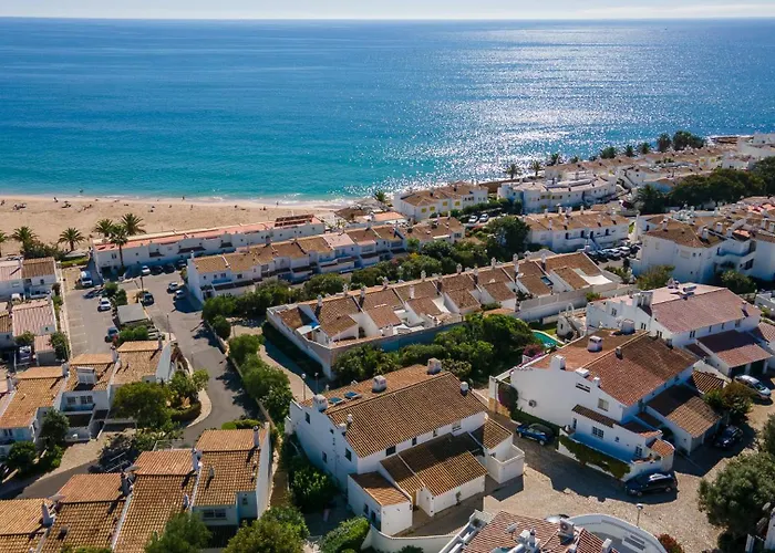 Coolhouses Algarve Luz, 3 Bed Townhouse, & Superb View, Casa Salute *