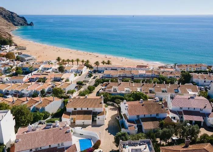 Coolhouses Algarve Luz, 3 Bed Townhouse, & Superb View, Casa Salute * Luz