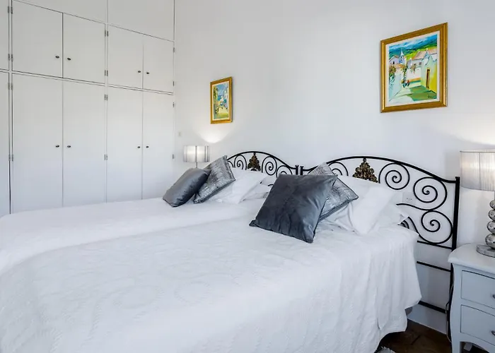 Casa vacanze Coolhouses Algarve Luz, 3 Bed Townhouse, & Superb View, Casa Salute