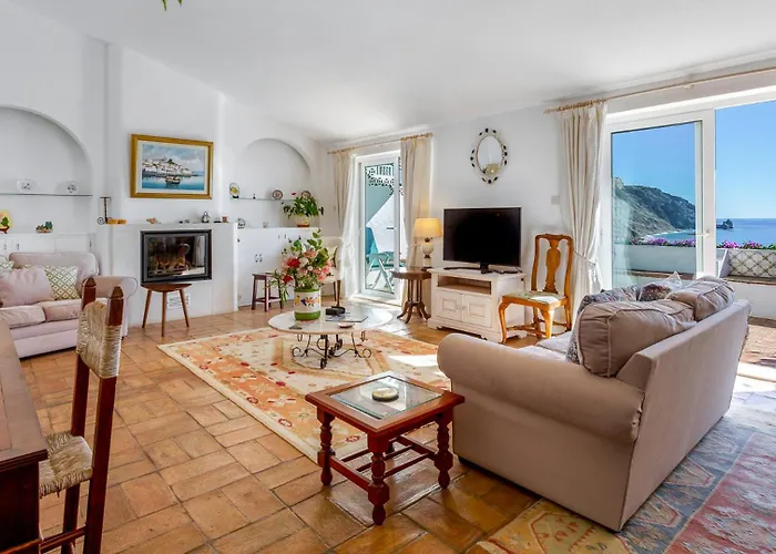 Casa vacanze Coolhouses Algarve Luz, 3 Bed Townhouse, & Superb View, Casa Salute Luz