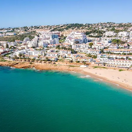 Coolhouses Algarve Luz, 3 Bed Townhouse, & Superb View, Casa Salute Hébergement de vacances *